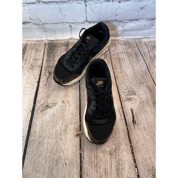 NIKE Women’s Air Max SC Sneakers / Size: 6 - Picture 1 of 9